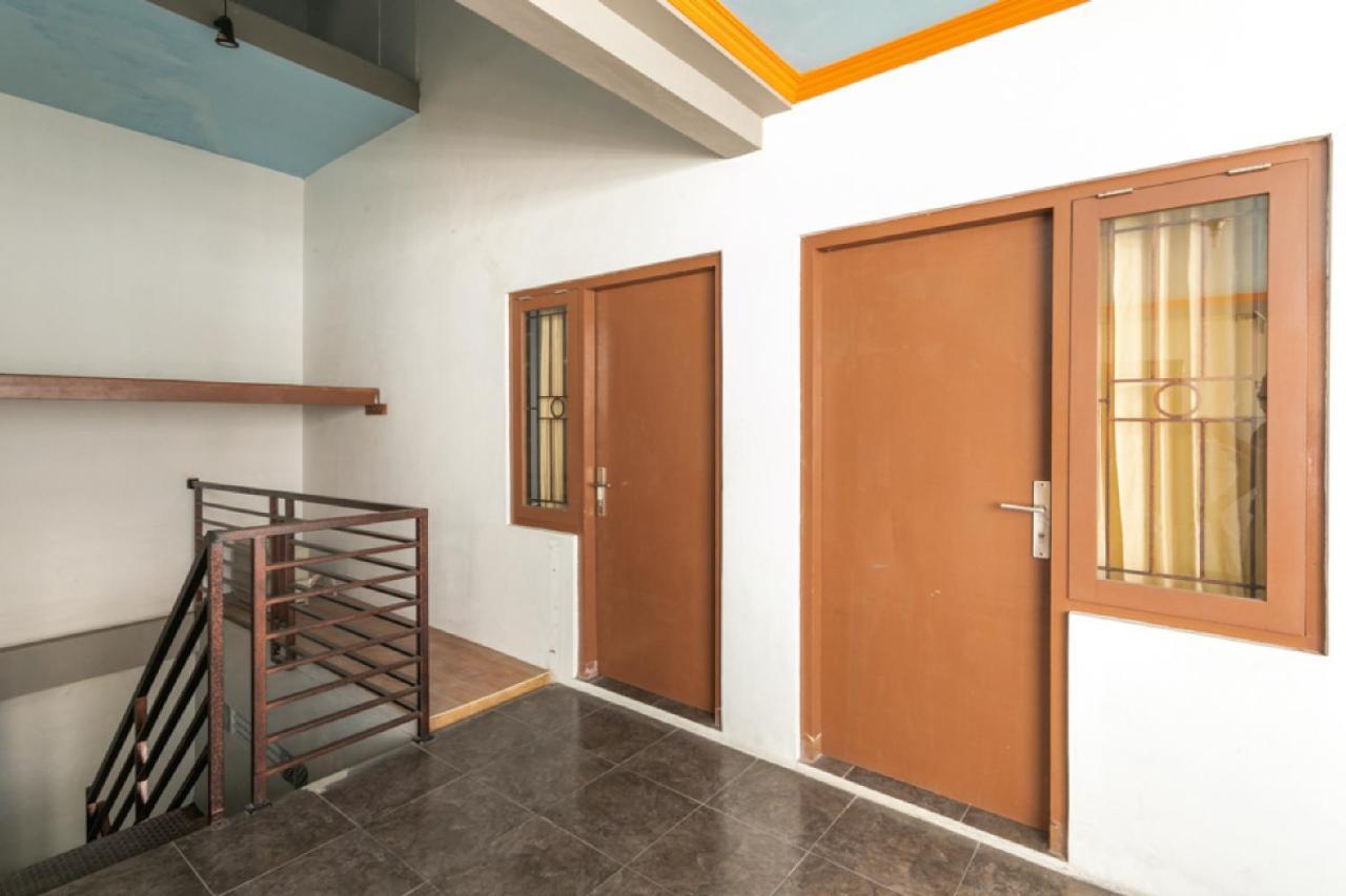 Reddoorz Syariah Near Stadion Manahan Solo 2 Exterior foto